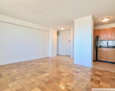 3333 Broadway - Photo Thumbnail 1