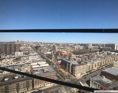 3333 Broadway - Photo Thumbnail 2