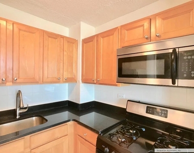 3333 Broadway - Photo Thumbnail 7