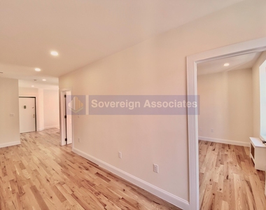 686 West 204th Street - Photo Thumbnail 15