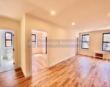 686 West 204th Street - Photo Thumbnail 4