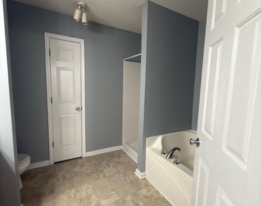 549 Maggie Lane - Photo Thumbnail 13