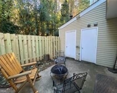 1401 Wedgewood Court - Photo Thumbnail 16
