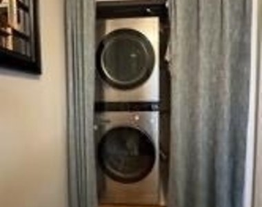 1401 Wedgewood Court - Photo Thumbnail 9