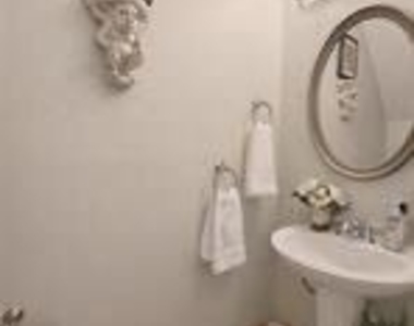 1401 Wedgewood Court - Photo Thumbnail 4