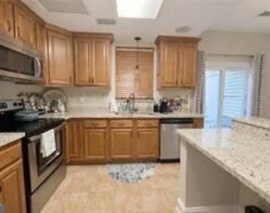 1401 Wedgewood Court - Photo Thumbnail 7