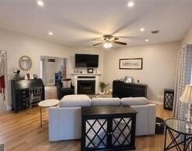 1401 Wedgewood Court - Photo Thumbnail 3