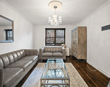 76-9 Ditmars Boulevard - Photo Thumbnail 2