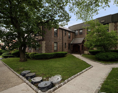 76-9 Ditmars Boulevard - Photo Thumbnail 12