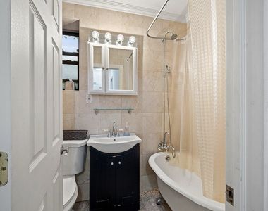 76-9 Ditmars Boulevard - Photo Thumbnail 10