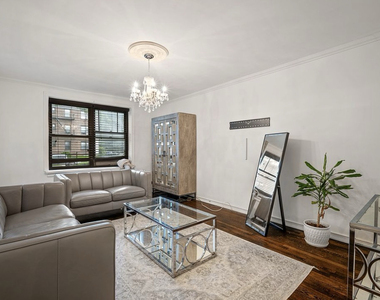 76-9 Ditmars Boulevard - Photo Thumbnail 3