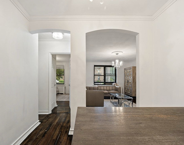 76-9 Ditmars Boulevard - Photo Thumbnail 7