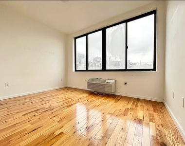 324 Melrose Street - Photo Thumbnail 1