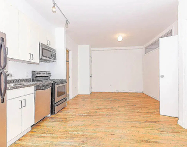 324 Melrose Street - Photo Thumbnail 4