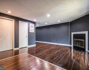 8308 Shady Grove Circle - Photo Thumbnail 13