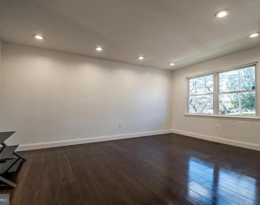 8308 Shady Grove Circle - Photo Thumbnail 19