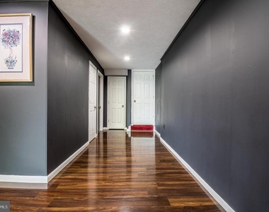 8308 Shady Grove Circle - Photo Thumbnail 9
