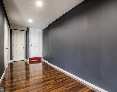 8308 Shady Grove Circle - Photo Thumbnail 10