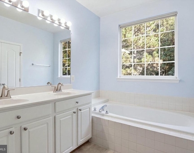 13954 Sawteeth Way - Photo Thumbnail 22