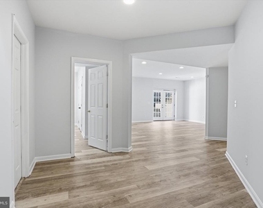 5658 Lierman Circle - Photo Thumbnail 31