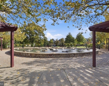 5658 Lierman Circle - Photo Thumbnail 42