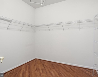 5658 Lierman Circle - Photo Thumbnail 20
