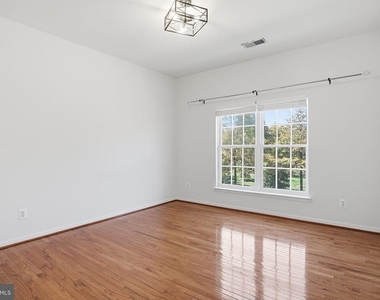 5658 Lierman Circle - Photo Thumbnail 23