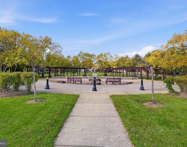 5658 Lierman Circle - Photo Thumbnail 44