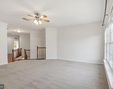 5658 Lierman Circle - Photo Thumbnail 16