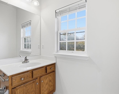 5658 Lierman Circle - Photo Thumbnail 14