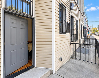 292 Harman Street - Photo Thumbnail 2