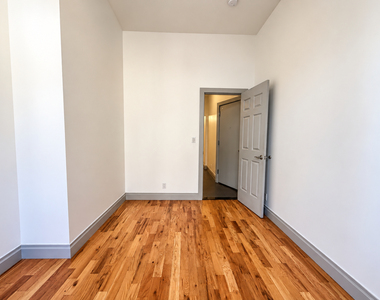 292 Harman Street - Photo Thumbnail 7