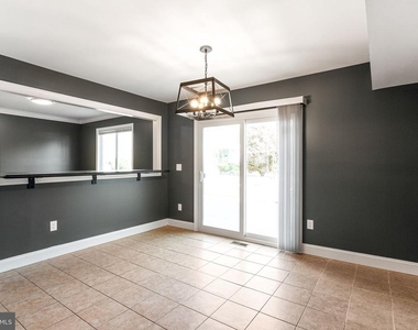 352 Hawthorne Street - Photo Thumbnail 11