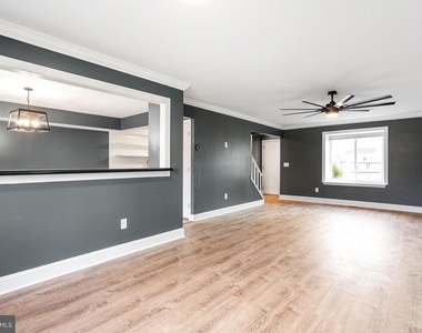 352 Hawthorne Street - Photo Thumbnail 6