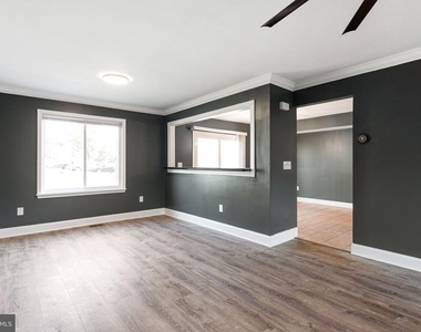 352 Hawthorne Street - Photo Thumbnail 8