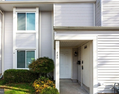 352 Hawthorne Street - Photo Thumbnail 3