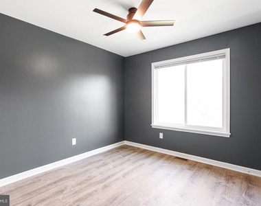 352 Hawthorne Street - Photo Thumbnail 20