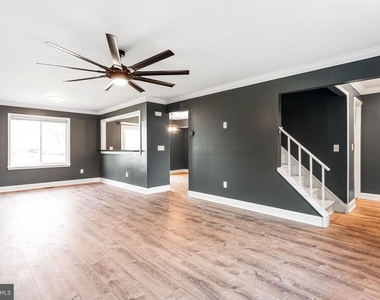 352 Hawthorne Street - Photo Thumbnail 5