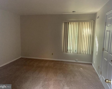 10105 Prince Place - Photo Thumbnail 2