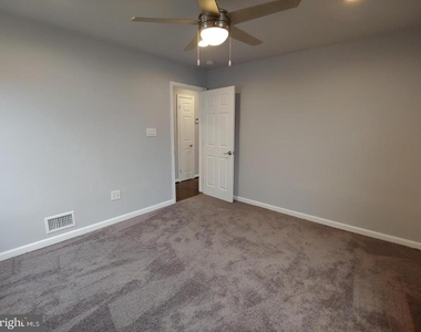 411 Compton Avenue - Photo Thumbnail 7