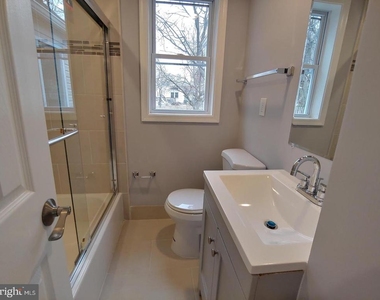 411 Compton Avenue - Photo Thumbnail 8