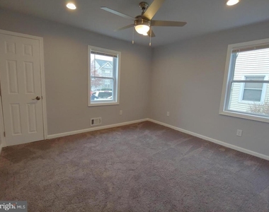 411 Compton Avenue - Photo Thumbnail 6