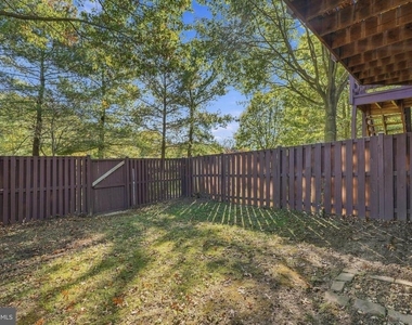6111 Honeycomb Gate - Photo Thumbnail 32