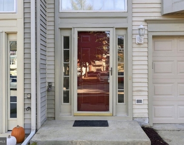 6111 Honeycomb Gate - Photo Thumbnail 1