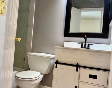 6812 Sanctuary Court - Photo Thumbnail 12