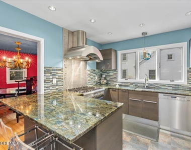 47 Brinckerhoff Avenue - Photo Thumbnail 12