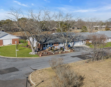711d Dorchester Drive - Photo Thumbnail 42