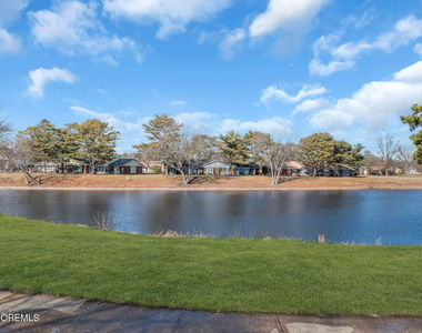 711d Dorchester Drive - Photo Thumbnail 4