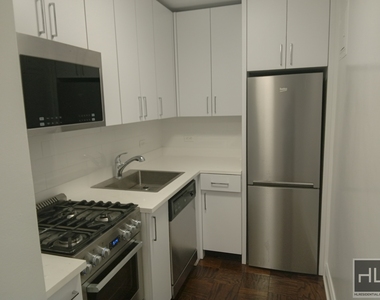 E 81st St - Photo Thumbnail 2