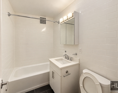 E 81st St - Photo Thumbnail 1